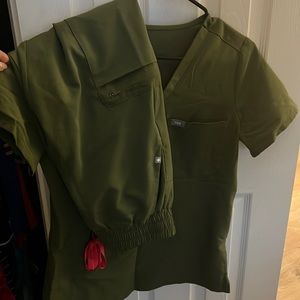 Figs Dark Olive small scrubs
